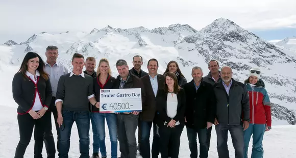 Gemeinsam mehr erreichen:  40.500,- Euro für 16 Tiroler Familien 