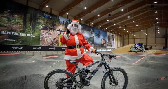 AREA 47: Weihnachtsstimmung im Indoor Bikepark ab 8. Dezember
