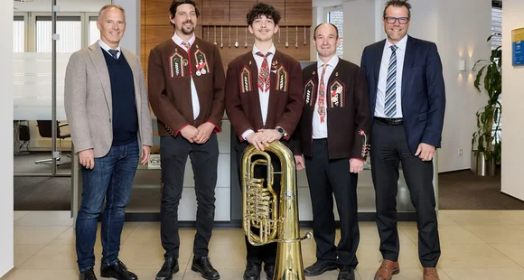 Neue Tuba für Musikkapelle Oetz