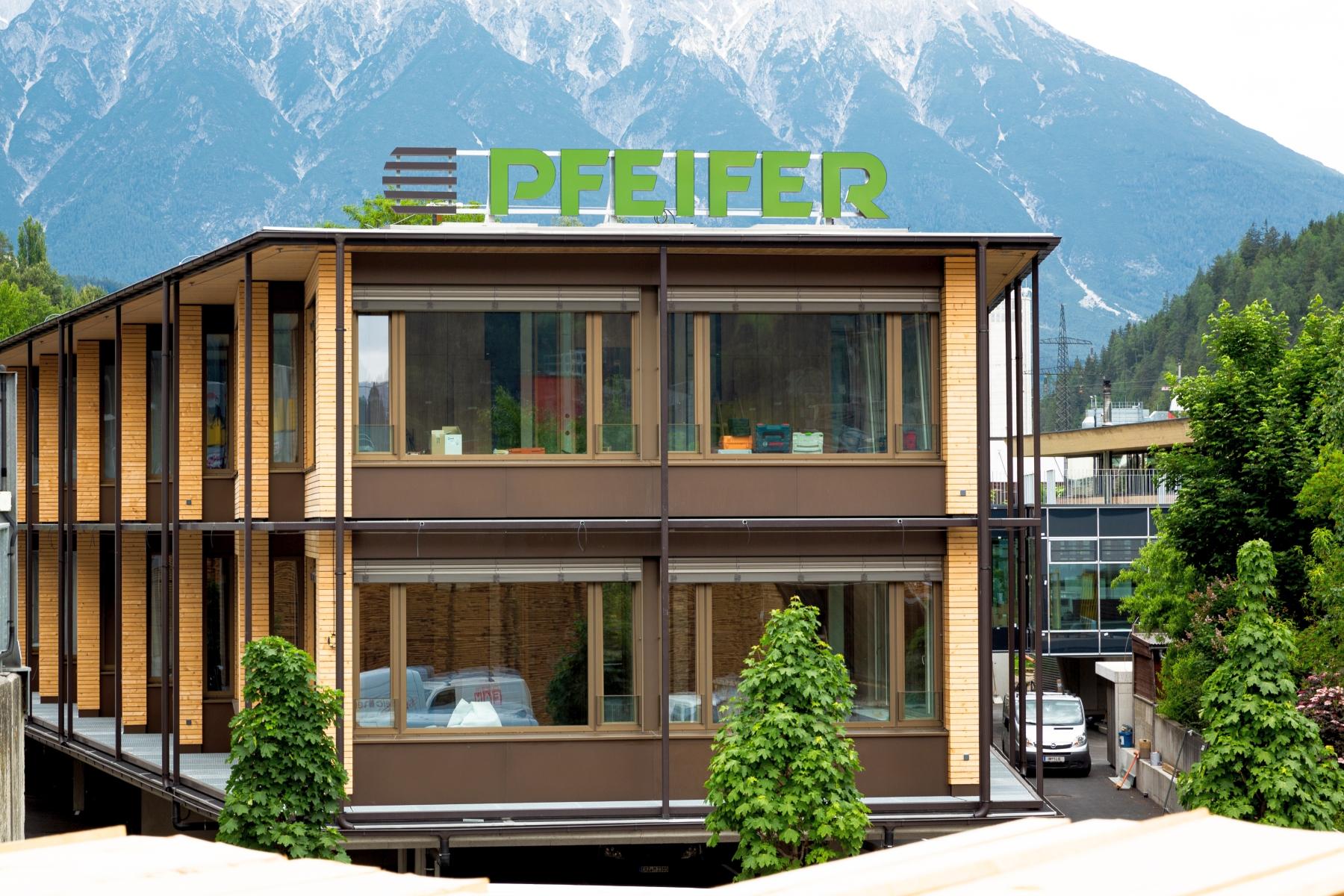 Pfeifer Timber Holzprodukte für heute und morgen: Pfeifer produziert auf Hochtouren ...